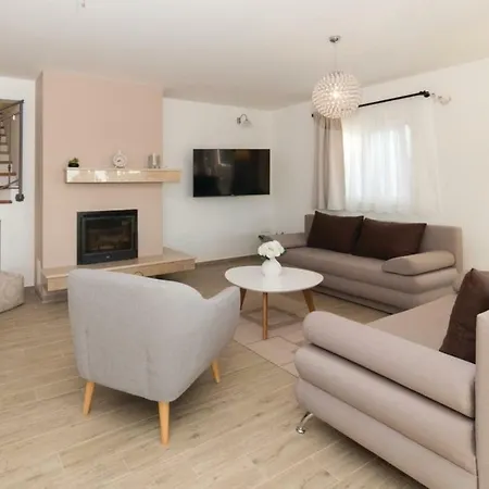 Luxury Vela Rina Vila