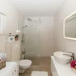Luxury Vela Rina Villa